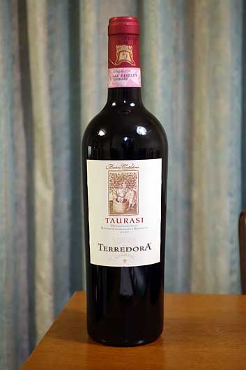 東京 イタリアワイン Terredora Taurasi